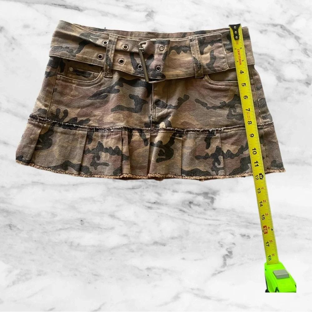 Vintage Y2K Skirt Hydraulic Camo Mini Skirt, Size 9/10 – theme party army girl - Picture 11 of 15